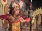23-Balinese_dancer.jpg (38276 bytes)