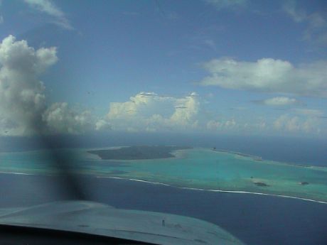 40-Aitutaki_lagoon.jpg (13648 bytes)