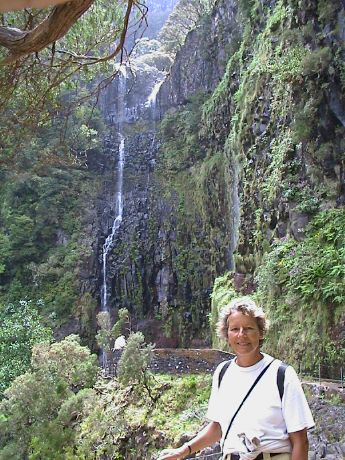 67-Risco_falls.jpg (62095 bytes)